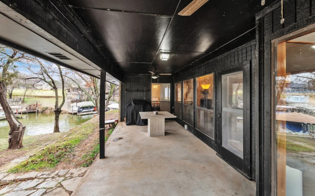 Lake House At Granbury 3 Bedroom Home
