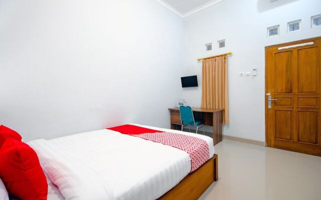 Oyo 2217 Permana Guesthouse Syariah
