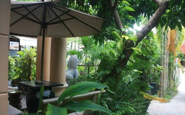 Mom's Guesthouse