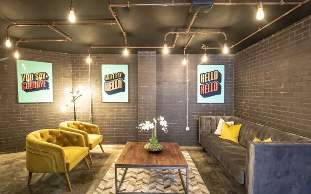 Stylish warehouse apartment in Central Cardiff
