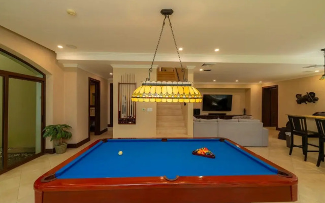 - Casa Zafiro 7 Bedrooms Private Pool