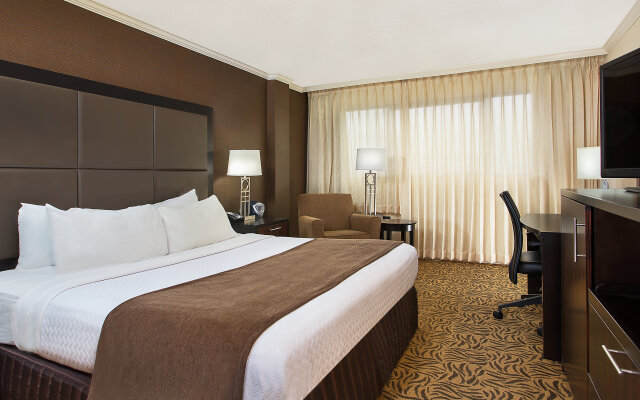 Crowne Plaza Knoxville Downtown University by IHG