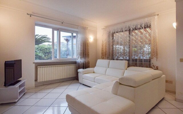 Nice Apartment in Ischia With 3 Bedrooms and Wifi