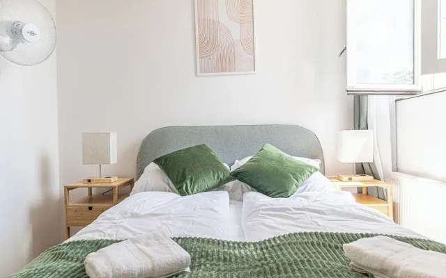 Elegant 2BR 1LR Modern Apt Donaustadt