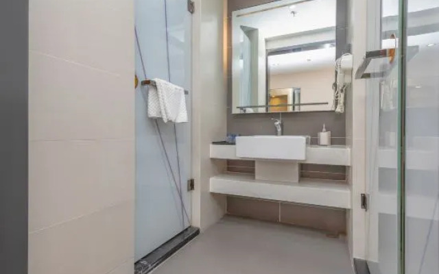 Shankee Tea Style Hotel (Qingdao Licun Commercial Street Wannianquan Road Subway Station)