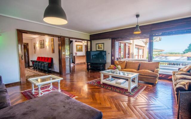 Azkorri Beach House