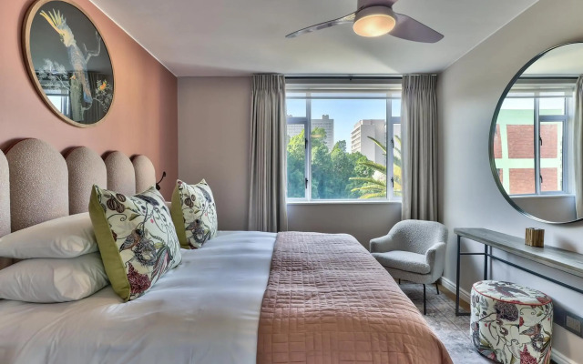 437 St Martini Gardens