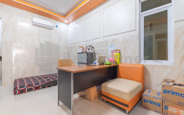 Rifal Inn Mitra RedDoorz – Guest Rooms – Tegal