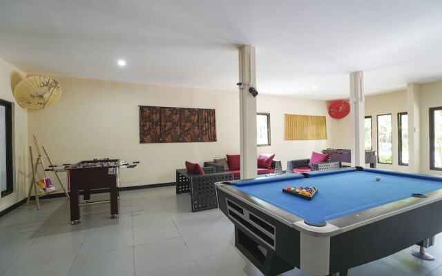 OYO 1992 China Town Hotel Bali