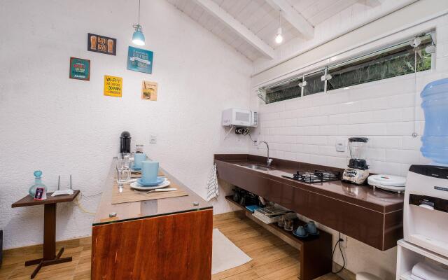 Charmoso studio beira Lagoa da Conceição JHG1733