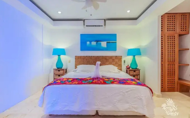 Deep Blue Condos - Entire