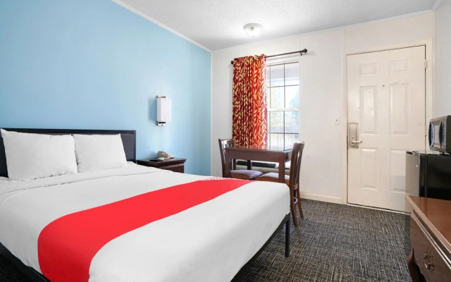 OYO Hotel Calhoun GA I-75 & US-41 Hwy