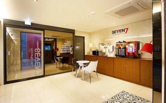 Seven Hotel