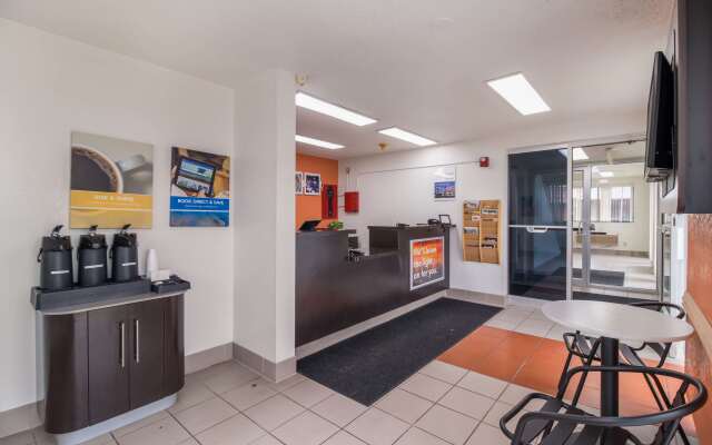 Motel 6 Fargo, ND - West Acres - North Fargo