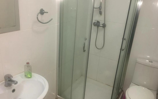 Qronfli Holiday Apartments With Swimming Pool