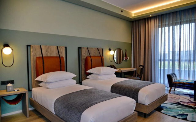 Courtyard Hotel Waterfall City