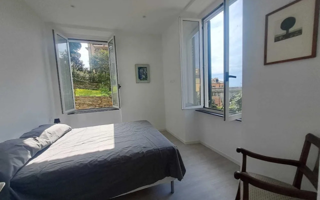 Central Design Flat With Parking