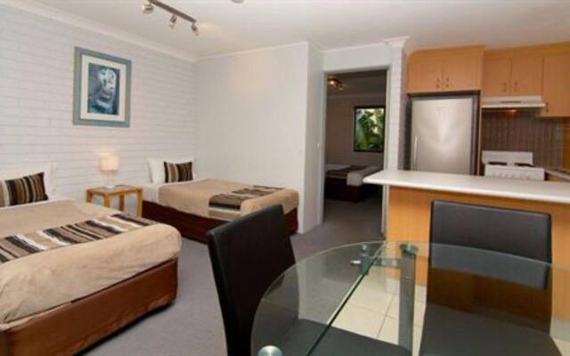 Trickett Gardens Holiday Inn