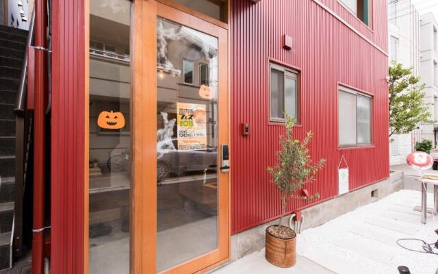 GrapeHouse Koenji - Hostel, - Caters to Women