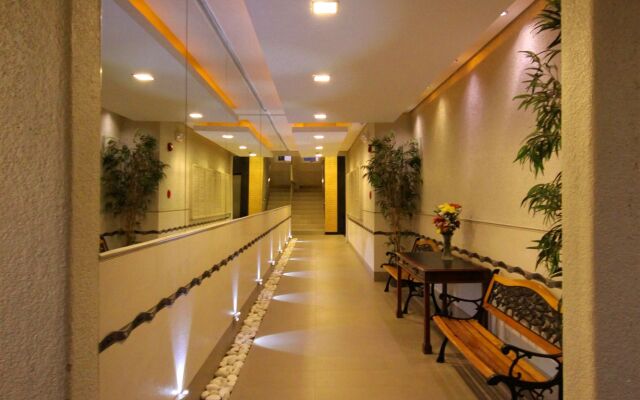 Court Meridian Hotel and Suites