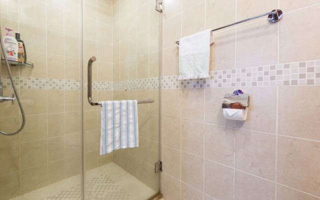 The Manor Luxury 1BR Apartment Center