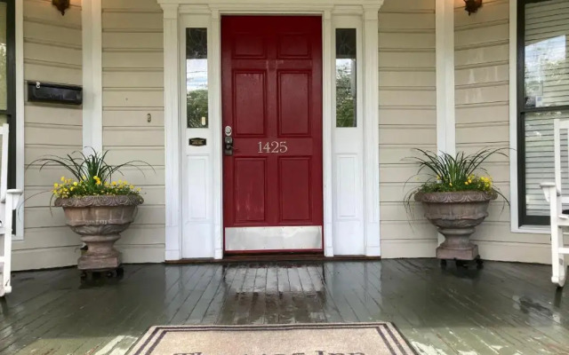 The 1425 Inn