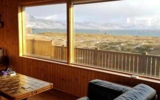 Glass House With Private River And 360 Views