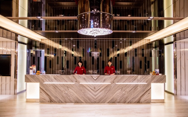Fullon Hotel Taoyuan Airport Access MRT A8