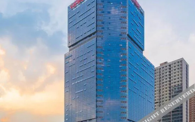 The Romantic hotel(Daminghu store, Jinan)