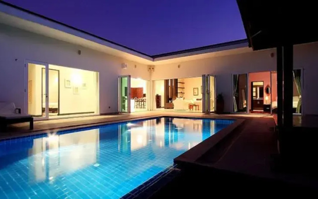 Byg Private Pool Villa @ Phuket Town