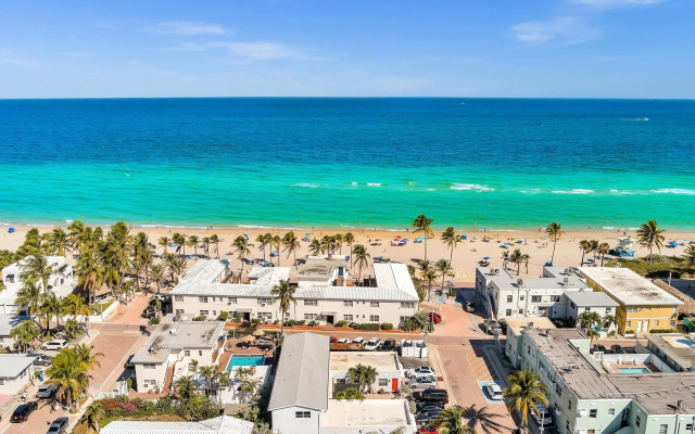 Hollywood Beach Seaside