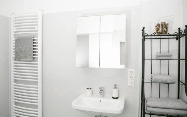 Bright and Charming Apartment Close to the Center