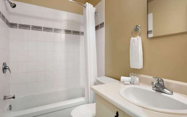 Travelodge by Wyndham Edson