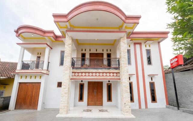 OYO 3076 Lilik Homestay Syariah