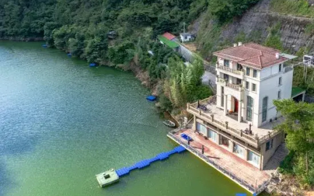 Miss Dong Manor Homestay
