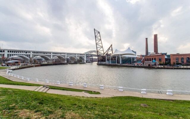 Two Levels Cleveland Luxury Condo