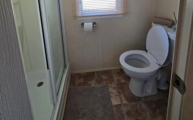 Cariad Bach 64 Dinas Cross