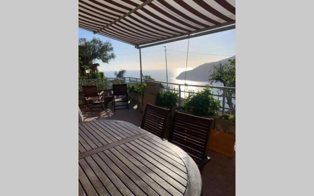 Cherry’s house sea view citra 010037-LT-0449