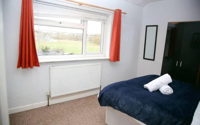 Serene Haven 4-bed House in Norwich
