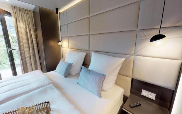 White Pearl Apartment 1.02