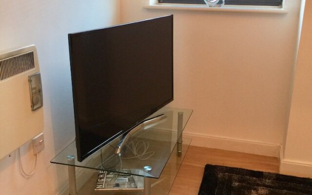 Empire Serviced 1 Bedroom Apartment