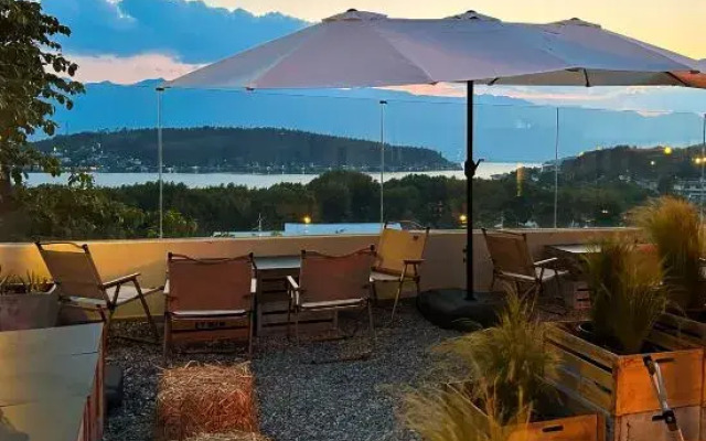 HIHAT Pioneer Art Hotel