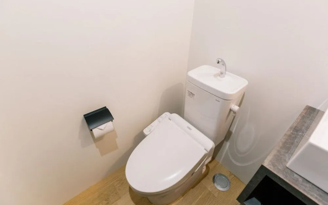 mizuka Nakasu 5 - unmanned hotel -