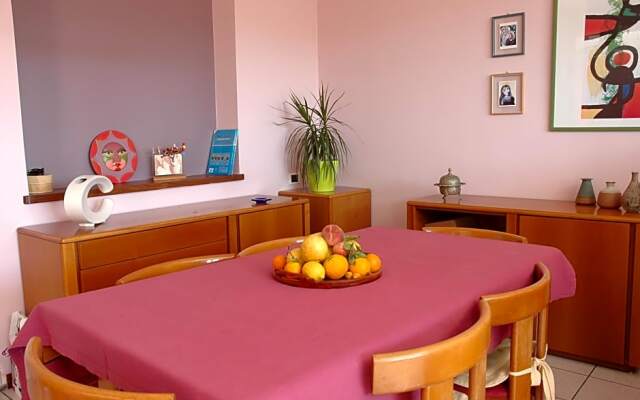 Liana Guest House
