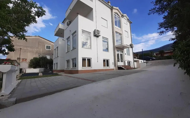 Apartments Karadza