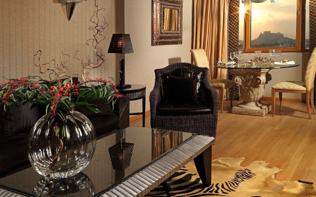 Divani Caravel Hotel