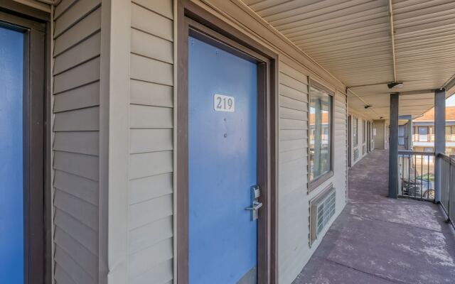 Super 8 - North Lima OH