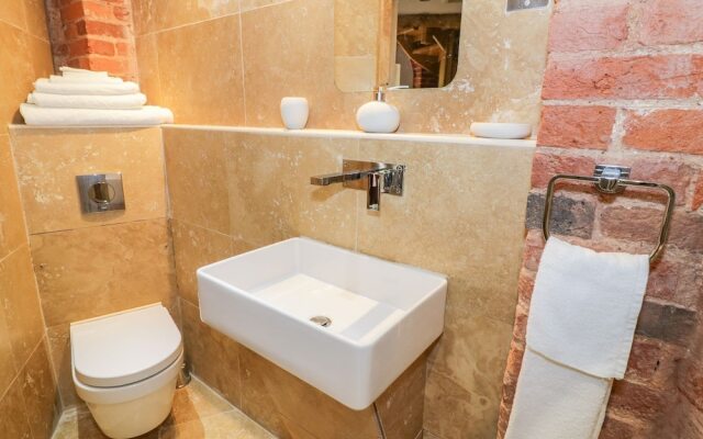 The Hyde Dovecote Kinver, pet Friendly Holiday let
