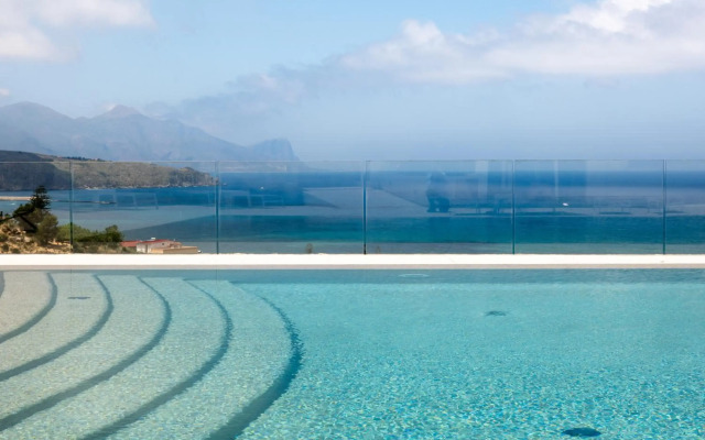 La Blanca Resort & Spa