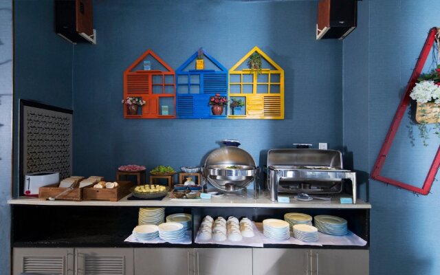 Good Vibes Central Hotel